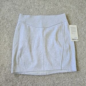 NWT Lululemon Athletica Light Gray Scuba HR Mini Skirt Sz Medium